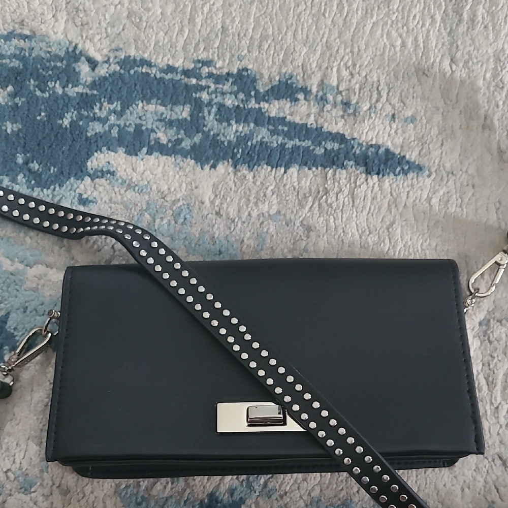Steve Madden Black Crossbody Bag with Silver Clasp